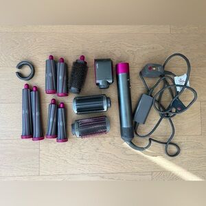 Dyson Airwrap + accessories
